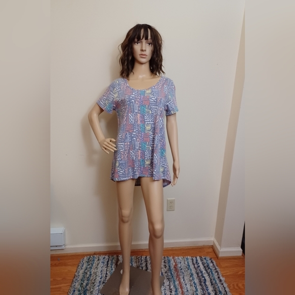 LuLaRoe Tops - 🤍 EUC LuLaRoe Artsy Print Multicolor Tunic Top Size M